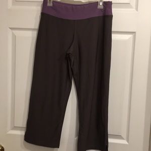 New listing 🌸Nike fit dry workout capris